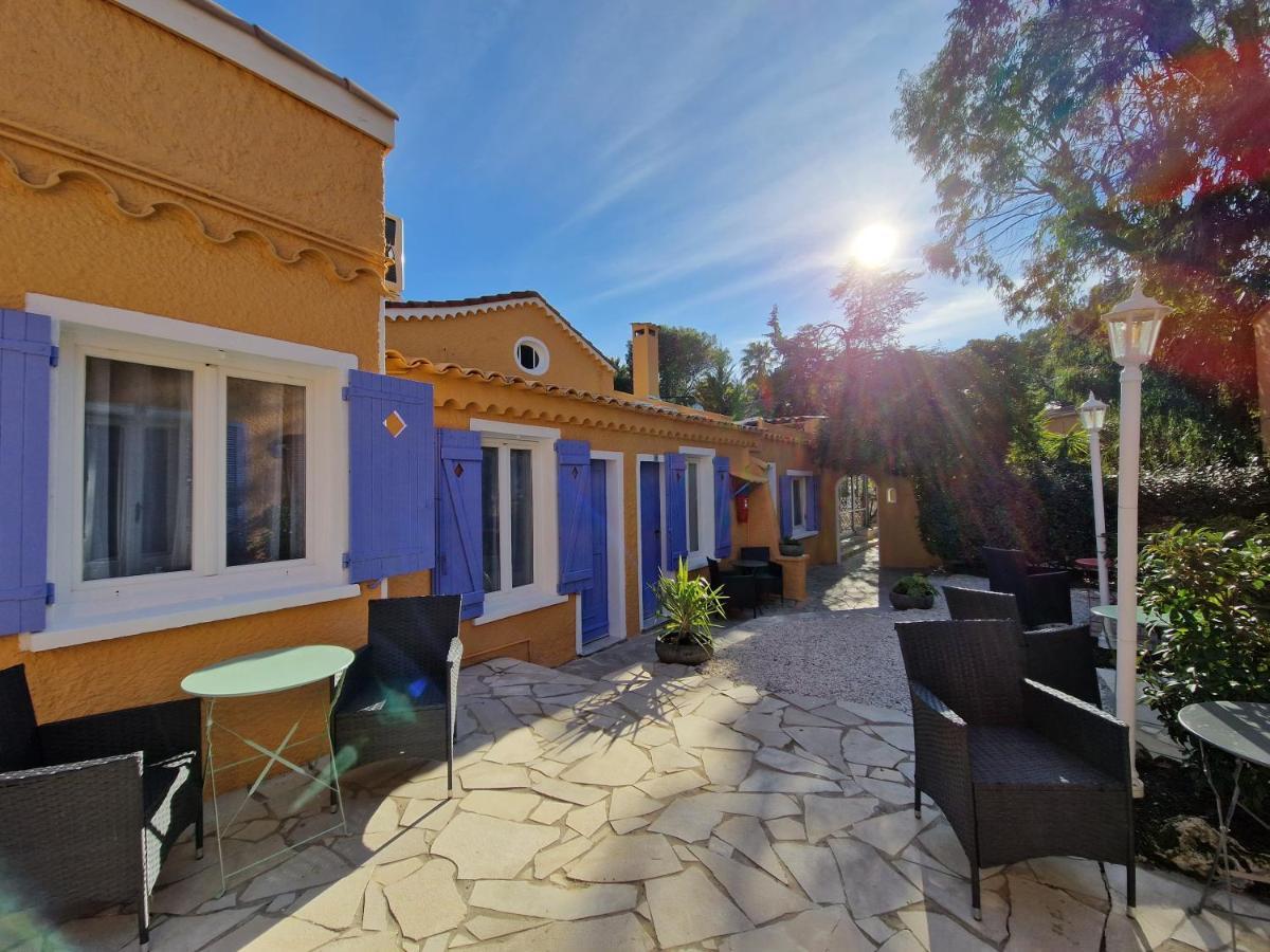 Hotel Le Cosy Saint Aygulf Esterno foto