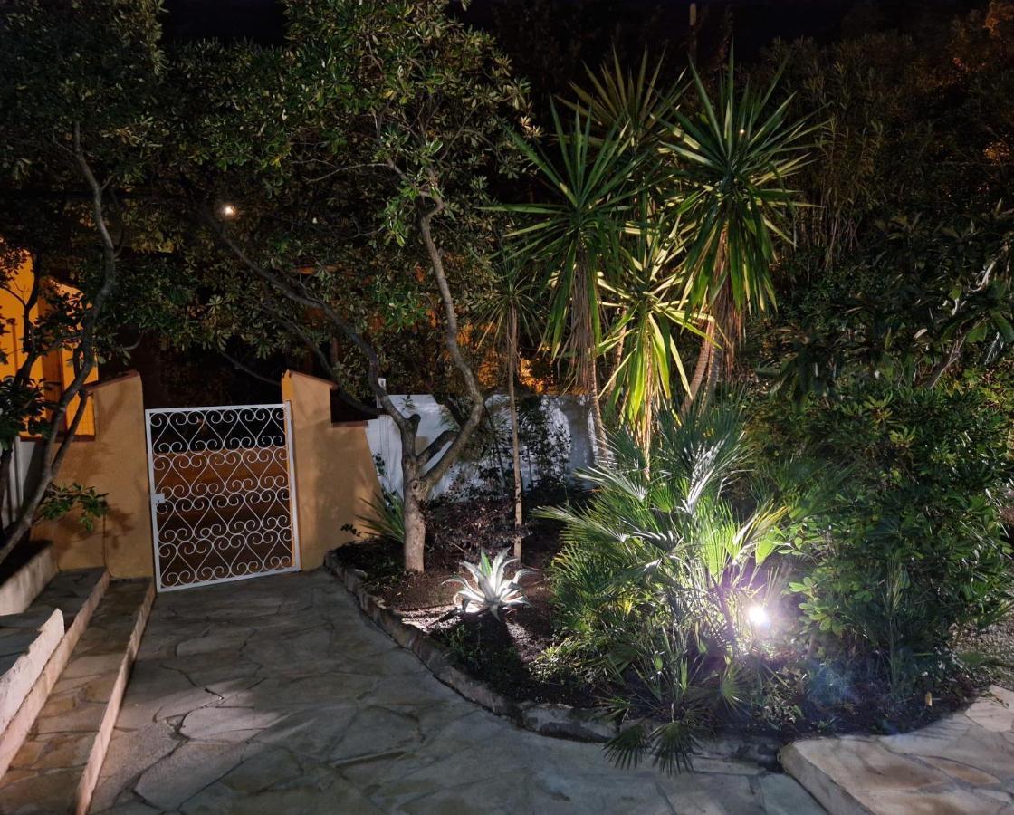 Hotel Le Cosy Saint Aygulf Esterno foto
