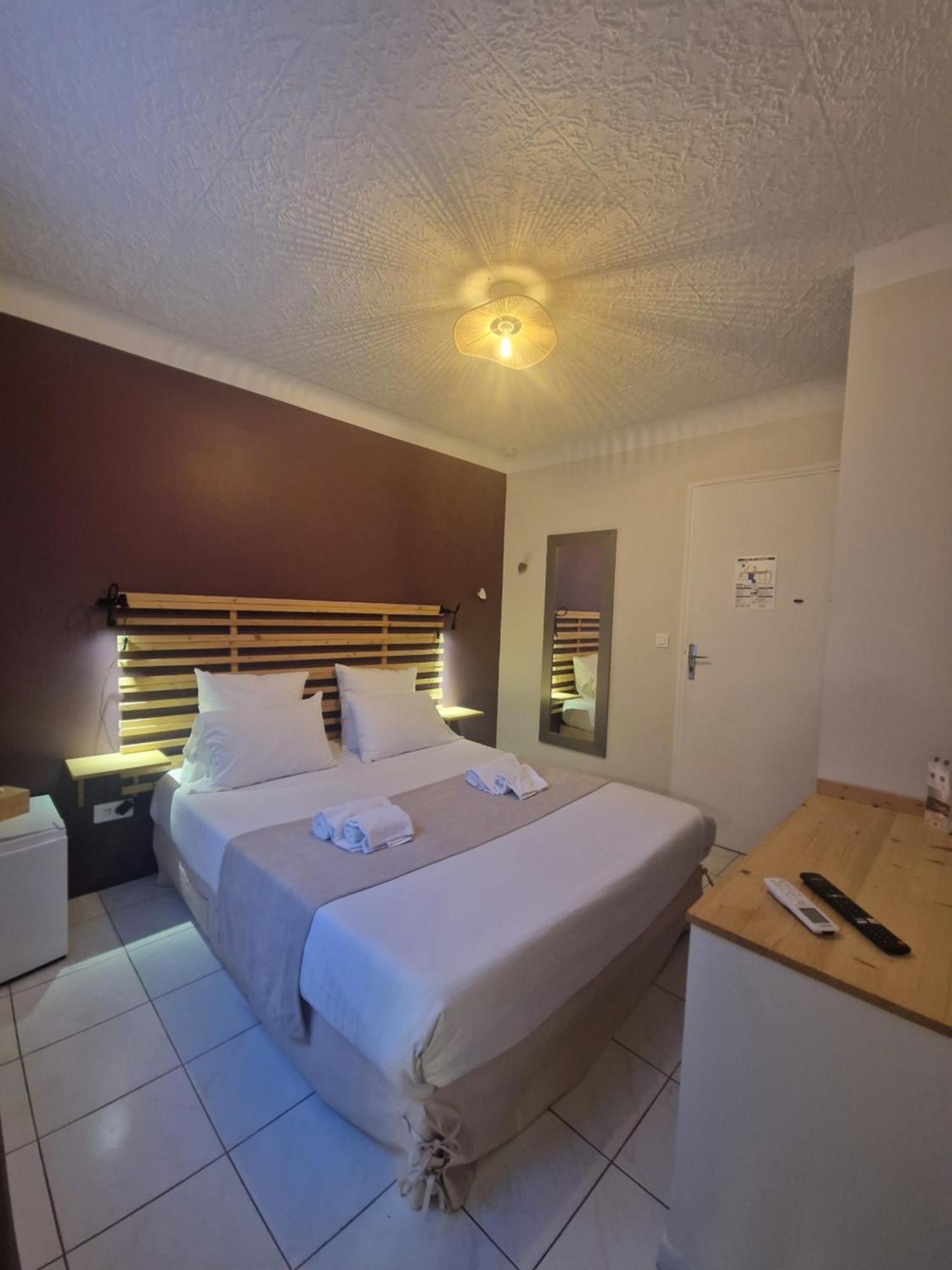 Hotel Le Cosy Saint Aygulf Esterno foto