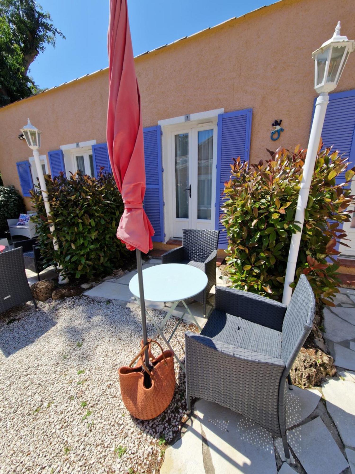 Hotel Le Cosy Saint Aygulf Esterno foto