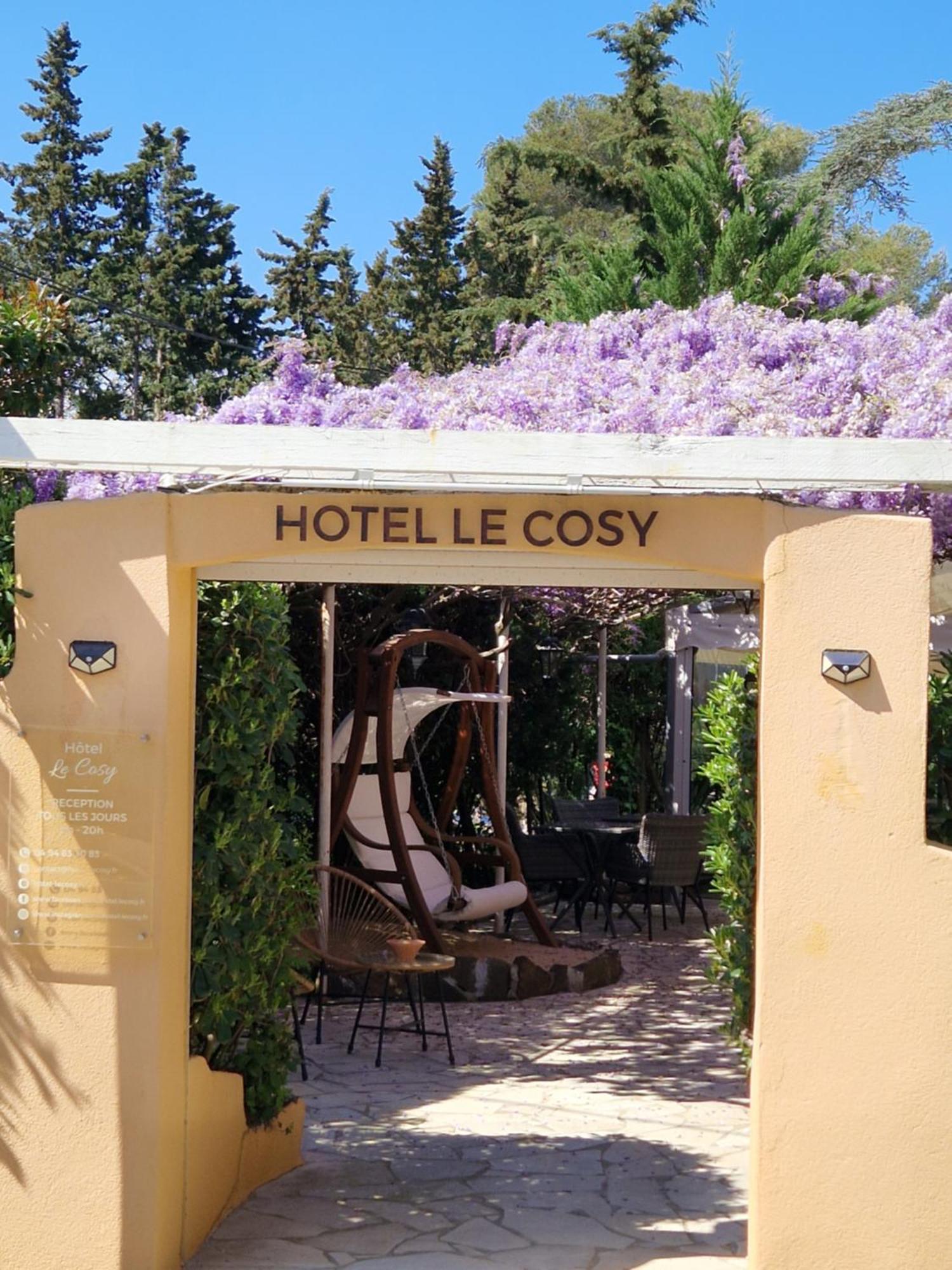 Hotel Le Cosy Saint Aygulf Esterno foto